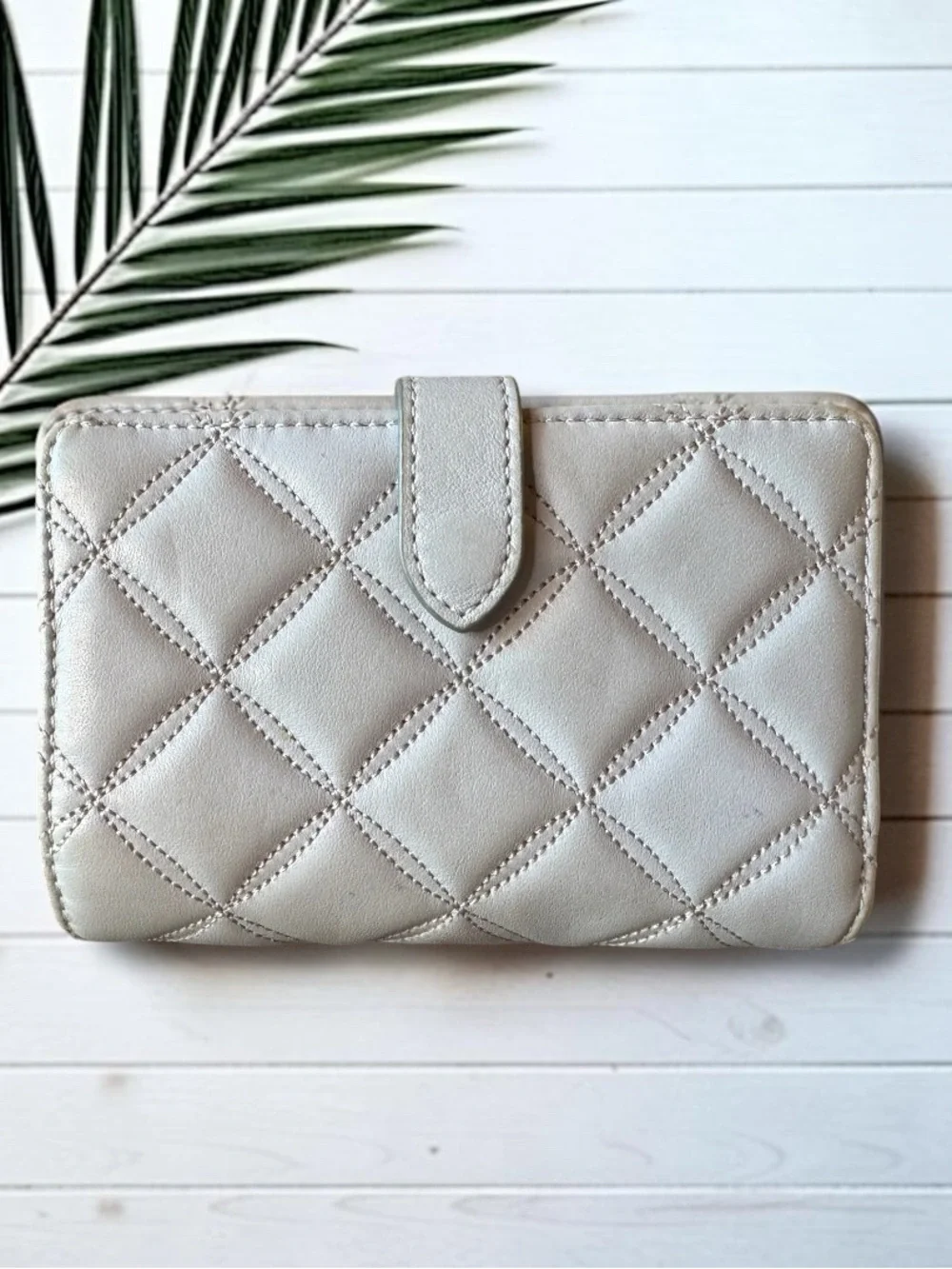Kate Spade New York Gray Quilted Zip Around Wallet Bifold Organizer